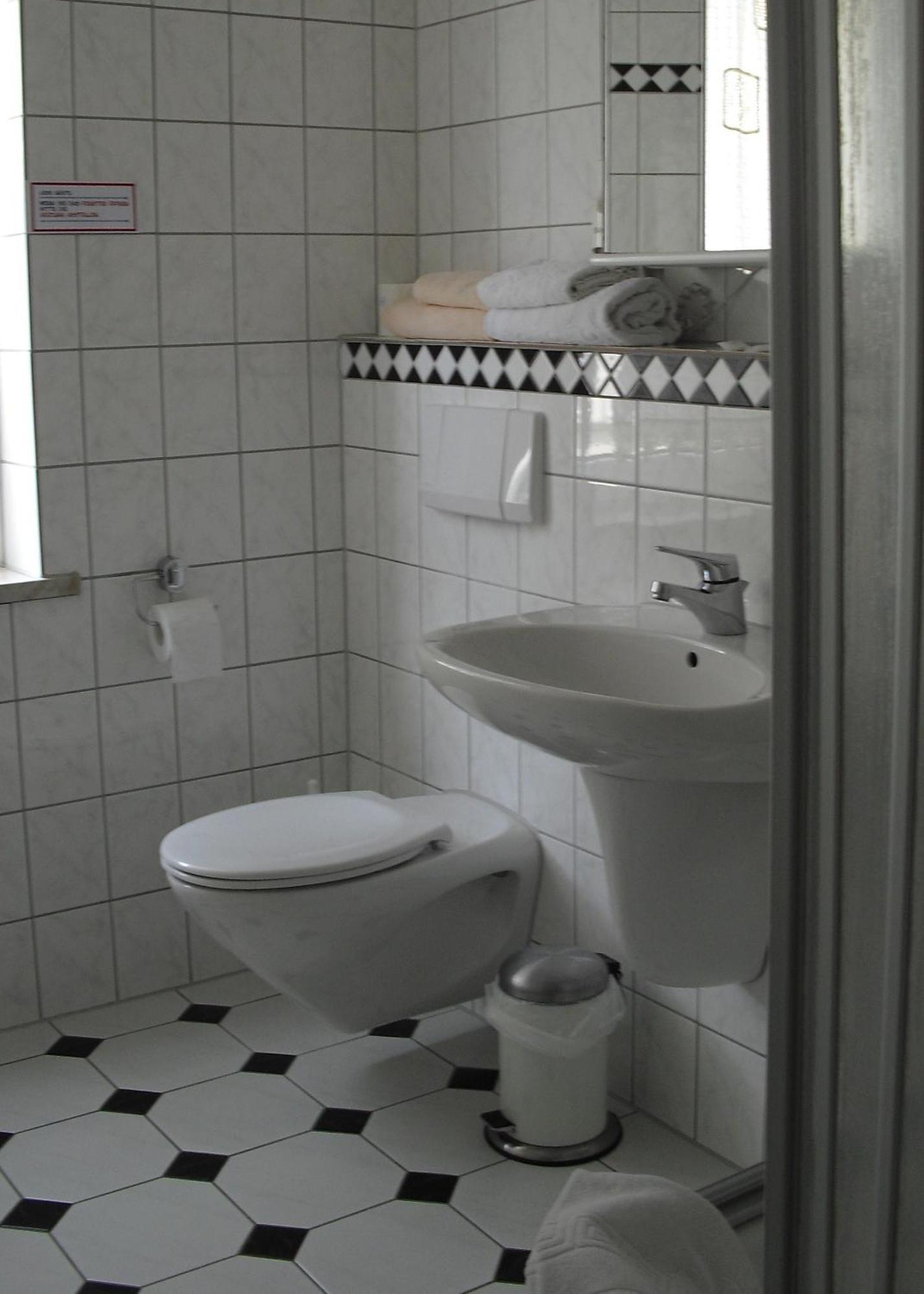 Pension Reuss - Hotel Garni Erfurt Dış mekan fotoğraf